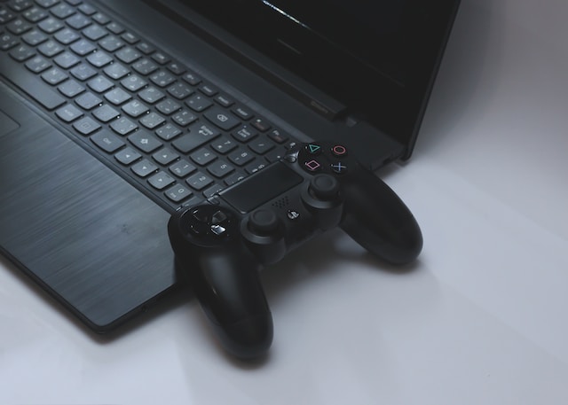 ゲーム機のコントローラーとパソコン