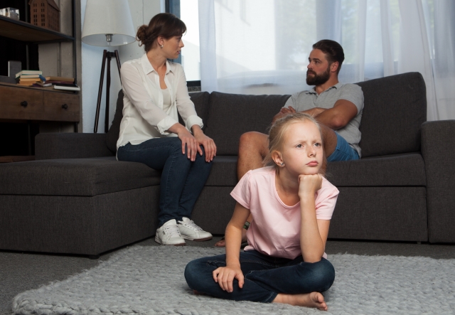 両親の仲が悪い家庭で育った子への影響は？人格形成やストレスへの対策