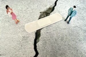 信用できなくなったら終わり？夫婦の苦しみや離婚回避法と関係修復法